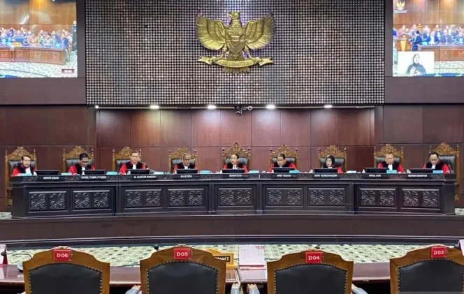 
					Suasana sidang pengucapan putusan di Ruang Sidang Pleno Mahkamah Konstitusi, Jakarta, Kamis (12/9/2024). Foto: Antara/Fath Putra Mulya