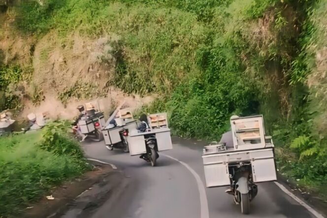 
					Viral! Pedagang Bakso di Bromo Bikin Warganet Terhibur, Bakso Racing