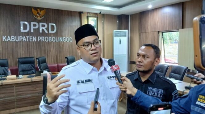 
					Gus Fatih selaku Ketua Komisi III saat di wawancara. (Foto: SRI)