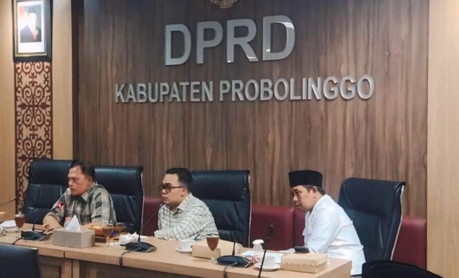 
					Anggota Komisi I DPRD Kabupaten Probolinggo, Muchlis/Suararakyatindo