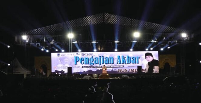 
					Pengajian Akbar Gus Iqdam di Pacitan/Tangkaplayar