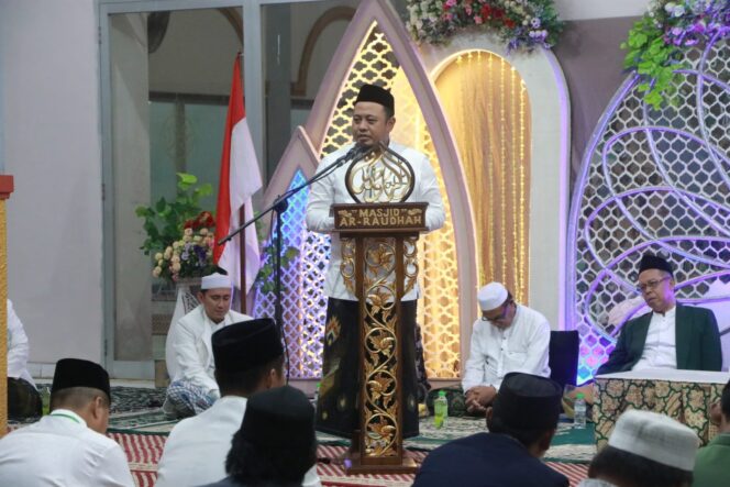 
					Wakil Bupati Probolinggo, Fahmi AHZ menghadiri acara peringatan Nuzulul Qur’an.