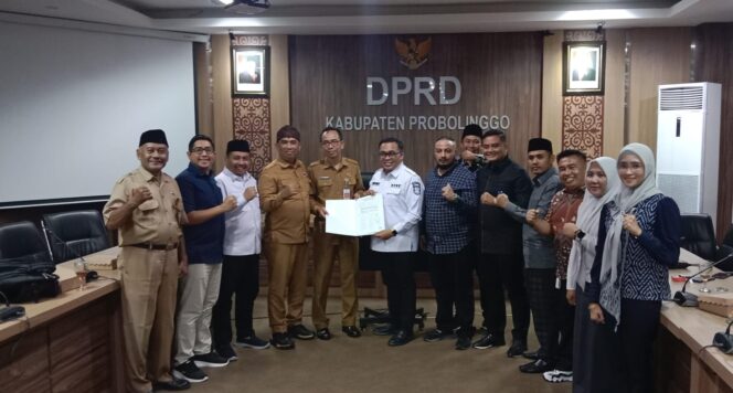 
					Ketua Panja Pupuk DPRD Kabupaten Probolinggo, Muchlis saat menerima kunjungan dari Pupuk Indonesia.