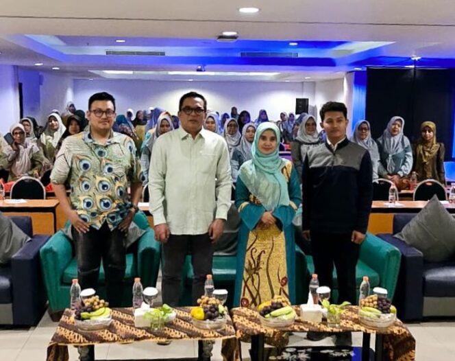 
					H. A Iman Sukri saat mengikuti sebuah acara serap aspirasi bersama Masyarakat Ponorogo. (Foto: SRI)