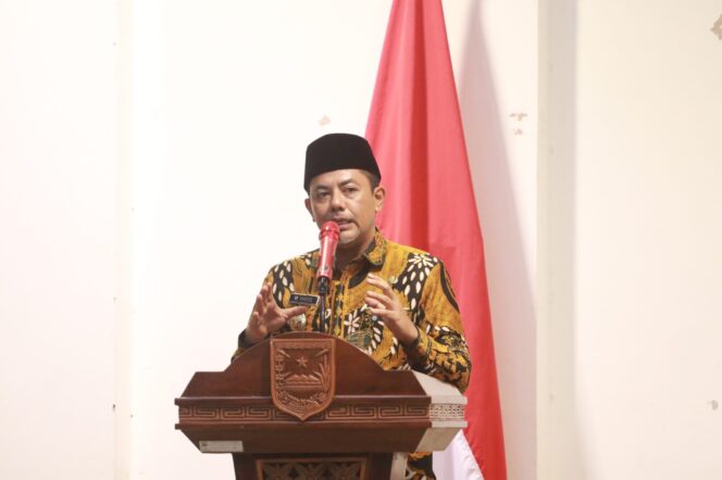 
					Bupati Probolinggo, Gus dr. Mohammad Haris
