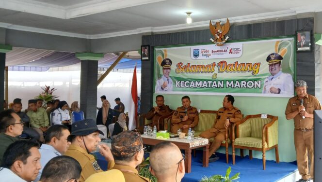 
					Bupati Probolinggo, Mohamamd Haris, dan Wakil Bupati Probolinggo, Fahmi AHZ, dalam agenda 