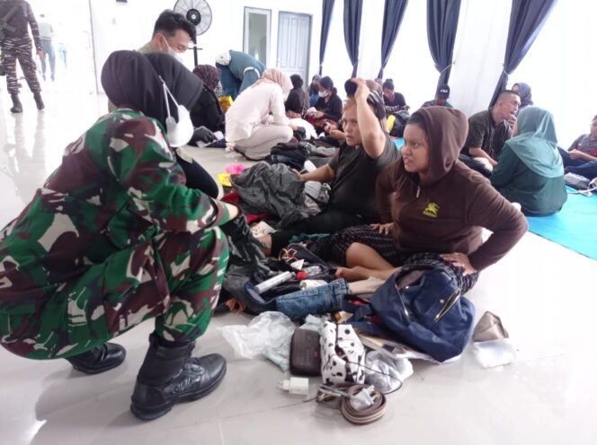
					TNI AL Berhasil Gagalkan Penyelundupan 83 PMI Ilegal dari Malaysia. (Sumber foto: Kirwan)