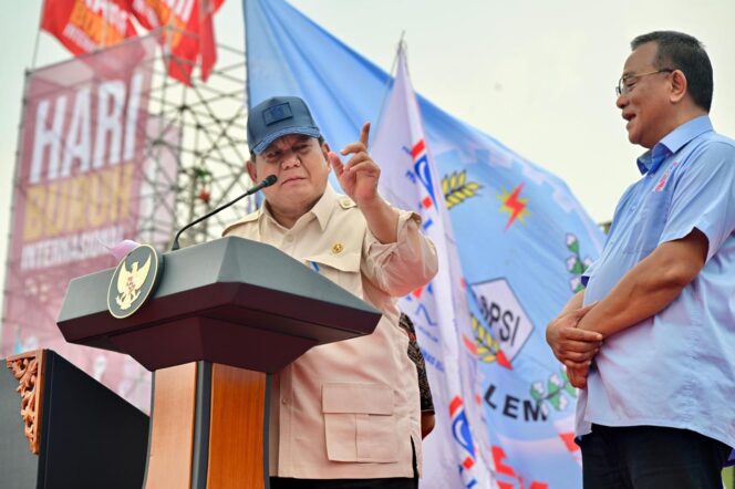 
					Presiden Prabowo saat sambutan dalam acara Peringatan Hari Buruh Sedunia (Mayday), 1 Mei 2025.