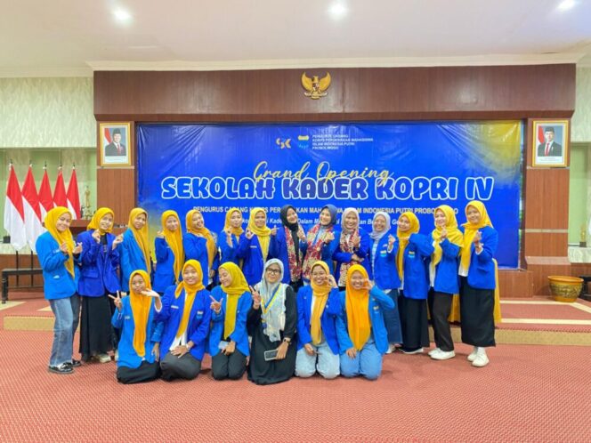 
					Kader-kader Kopri PMII Probolinggo saat foto bersama 