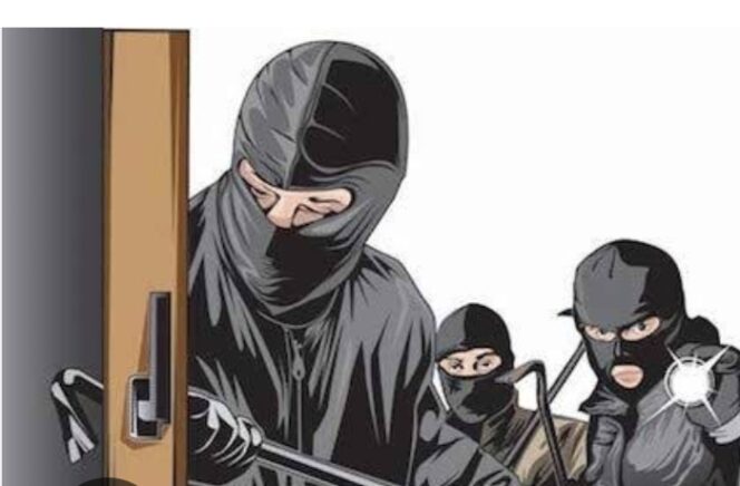 
					Ilustrasi Perampokan yang bobol rumah dan satu keluarga yang terdampak 