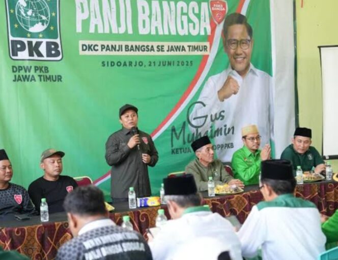 
					Multazam saat menghadiri acara panji bangsa di Sidoarjo 