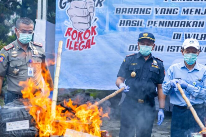 
					Bea Cukai Yogyakarta bersama Satuan Polisi Pamong Praja (Satpol PP) Daerah Istimewa Yogyakarta (DIY)