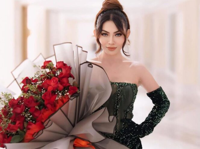 
					Artis Indonesia, Delia Yasmine. (Foto: Ig@deliayasmine)