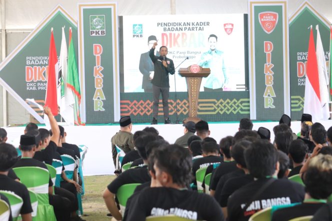 
					Sekretaris Jenderal DKP Panji Bangsa, Bustanul Arifin saat sambutan pada acara DIKBAR Panji Bangsa Kabupaten Probolinggo, Sabtu (26/7/2025). (Foto: Istimewa)