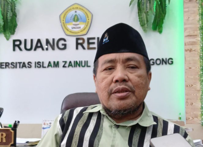 
					Rektor Universitas Islam Zainul Hasan Genggong (UNZAH) Probolinggo, Dr. Abdul Aziz Wahab, M.Ag. (Foto: Istimewa)