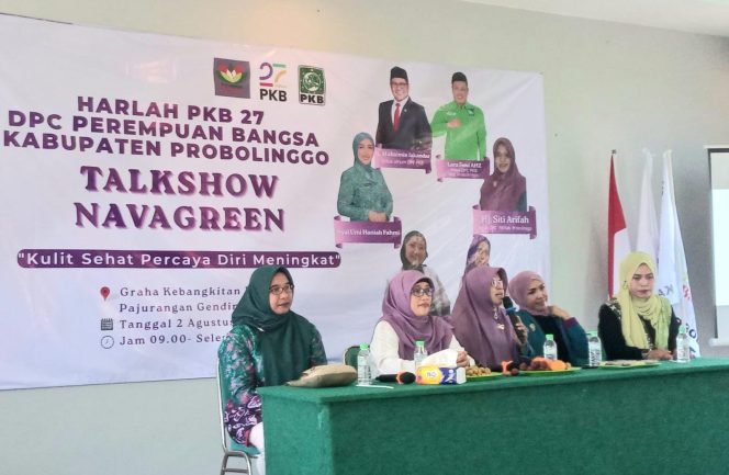 
					Dewan Pimpinan Cabang (DPC) Perempuan Bangsa (PB) Kabupaten Probolinggo menggelar kegiatan talkshow bertema kulit sehat percaya diri meningkat bekerjasama dengan klinik kecantikan dan kesehatan kulit, Nava Green Probolinggo, Sabtu (2/8/2024). (Foto: Istimewa)