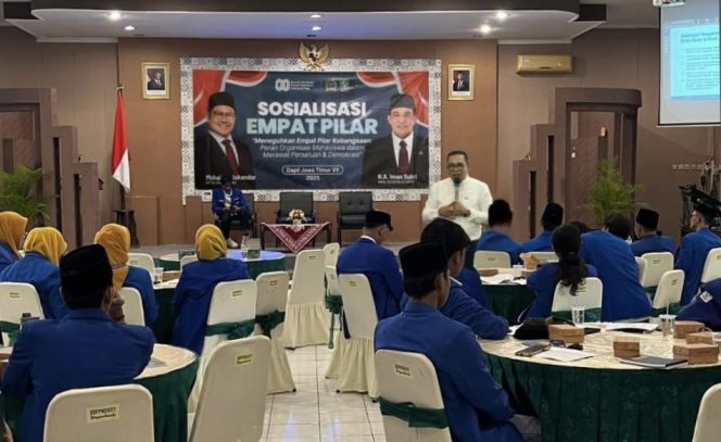 
					H. Iman Sukri saat hadir dalam acara sosialisasi empat pilar MPR RI di Ponorogo