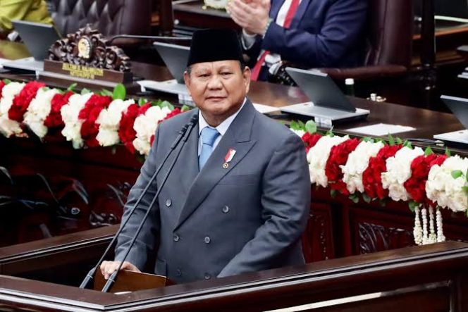 
					Prabowo Hormati KPK OTT Wamenaker Immanuel Ebenezer