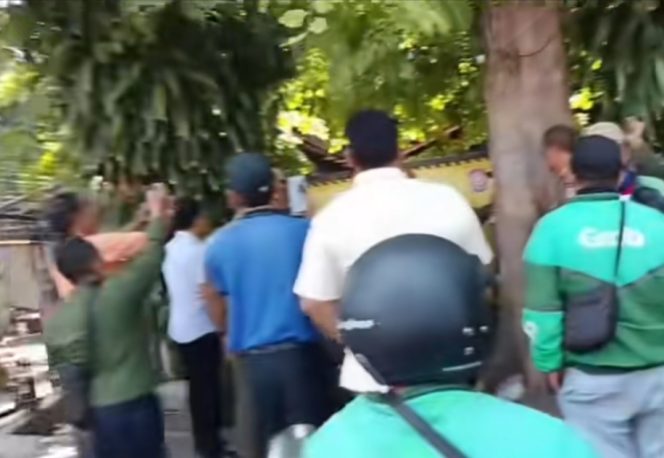 
					Saat mie gacoan saat di tutup di Probolinggo kota