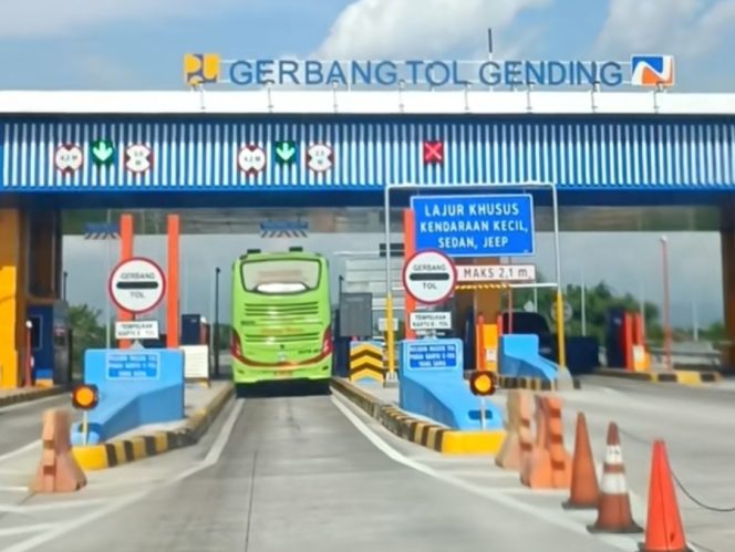 
					Salah satu gerbang tol di Probolinggo yang siap di gunakan 