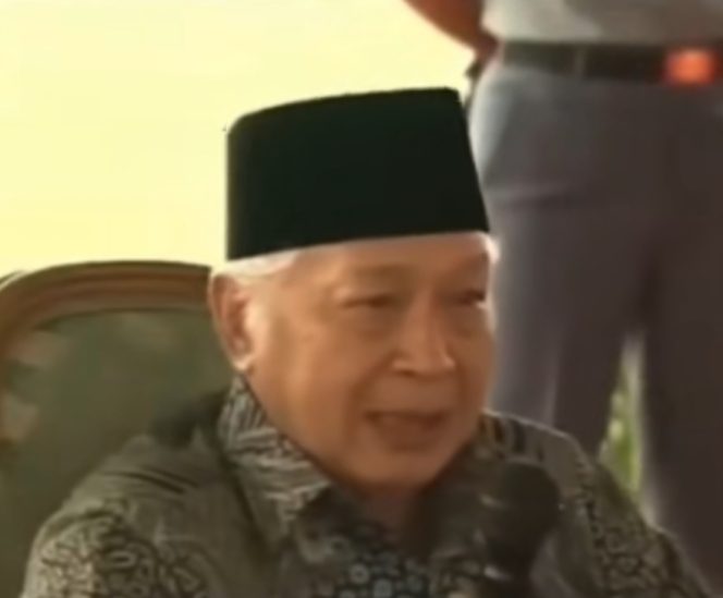 
					NU dan Muhammadiyah tolak presiden Sueharto menjadi pahlawan