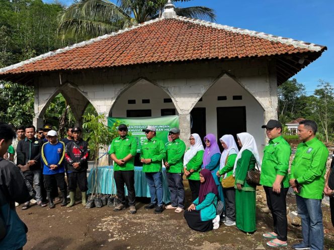 
					PKB Probolinggo Aksi nyata dalam kepedulian masyarakat Tiris Kabupaten Probolinggo 