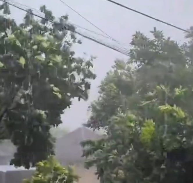 
					Hujan dan Angin Sambut Malam Pertama Ramadhan di Wilayah Kabupaten Probolinggo