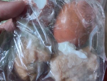 MBG Pakuniran Diduga Sajikan Makanan Berulat dan Berjamur, Wali Murid Murka