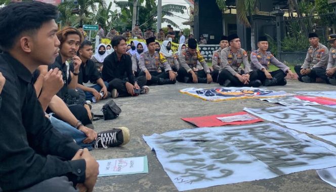 
					Aliansi BEM Probolinggo Raya Gelar Aksi Jilid II, Tuntut Keadilan dan Reformasi Penegakan Hukum