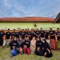 Alumni SMPN 5 Sampang Angkatan 2007–2010 Berbagi 500 Ta'jil di Pulau Mandangin