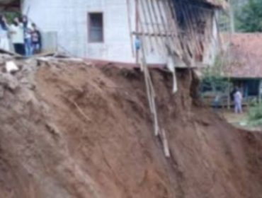 Longsor Terjang Dua Rumah di Krucil, Kerugian Ditaksir Hingga Rp5 Juta