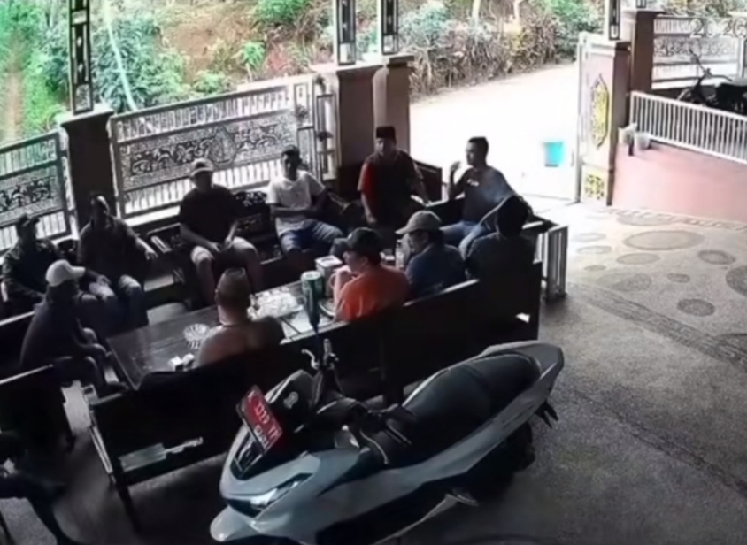 Kades Pakel Lumajang Dikeroyok di Rumahnya, Polisi Selidiki Motif Serangan