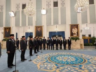 Prabowo Reshuffle Kabinet Merah Putih, Enam Pejabat Baru Dilantik di Istana Negara