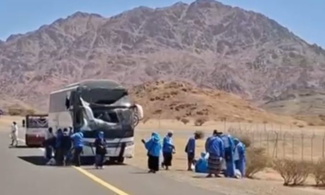 
					Bus Rombongan Jemaah Haji Probolinggo Alami Kecelakaan di Madinah, di Duga Meninggal