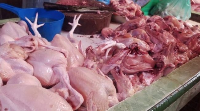 Harga Daging Ayam di Probolinggo Melonjak, Warga Kurangi Pembelian