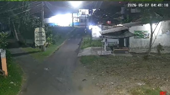 
					Penjual Tempe di Probolinggo Dibegal Saat Subuh, Motor dan Dagangan Raib