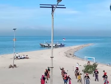 Pemkab Probolinggo Gelar Aksi Bersih Pantai Gili Ketapang, Jaga Daya Tarik Wisata Bahari