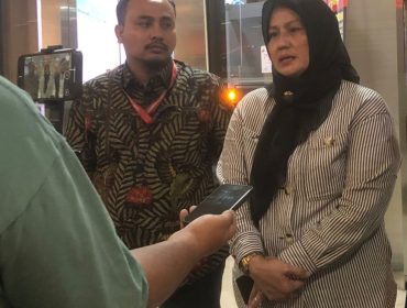 Kuasa Hukum, Moh. Ali Murthado (kanan) saat dampingi Wakil Gurbenur Bangka Belitung, Helliyana di Mabes Polri pada Kamis (7/5/2026). (Foto: suararakyatindo.com-Kirwan)